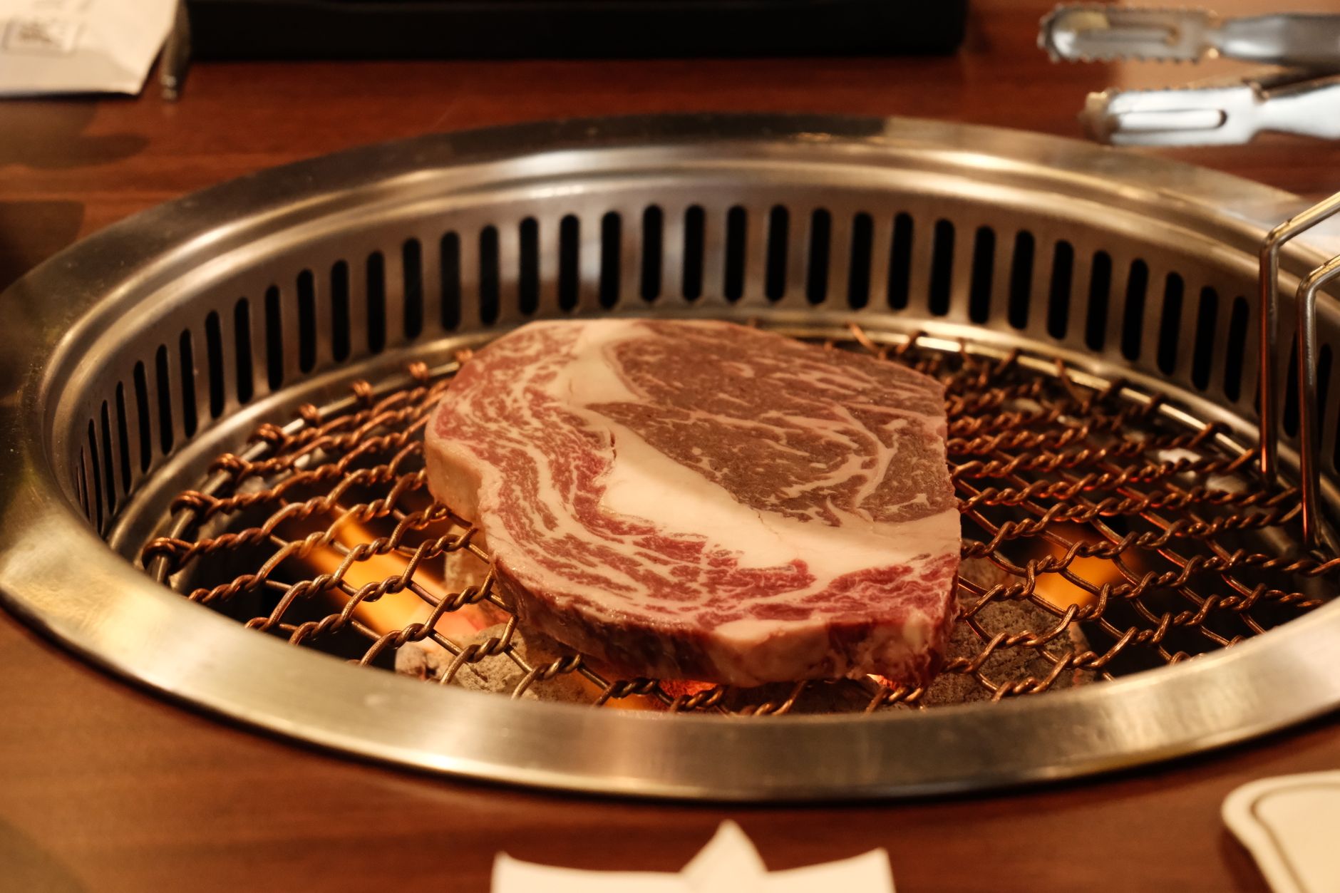 숯불구이 식당의 불판
